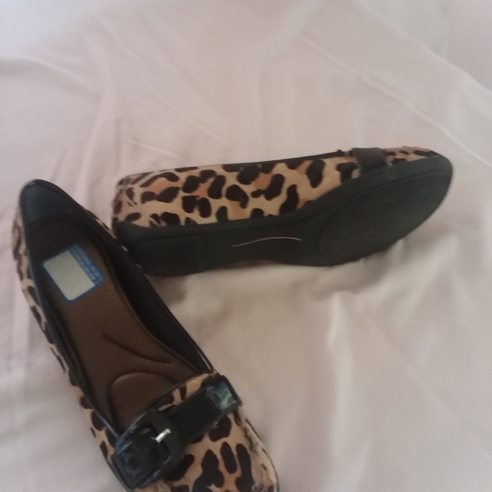 Shoes - Picture 3 of 3